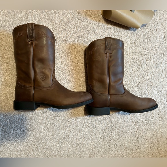 Ariat Shoes - Ariat women’s heritage roper boots